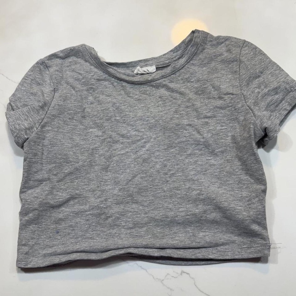 Women's Gray Cropped Tee - Casual Everyday Crop Top